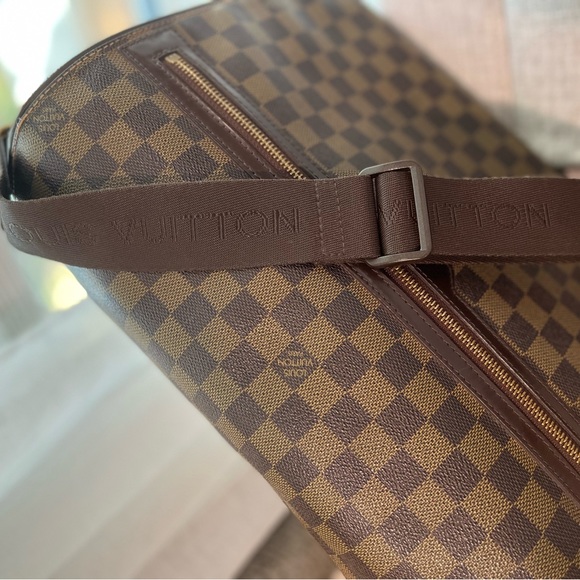 Authentic LOUIS VUITTON Spencer Messenger Bag in Damier Ebene - Picture 8 of 16